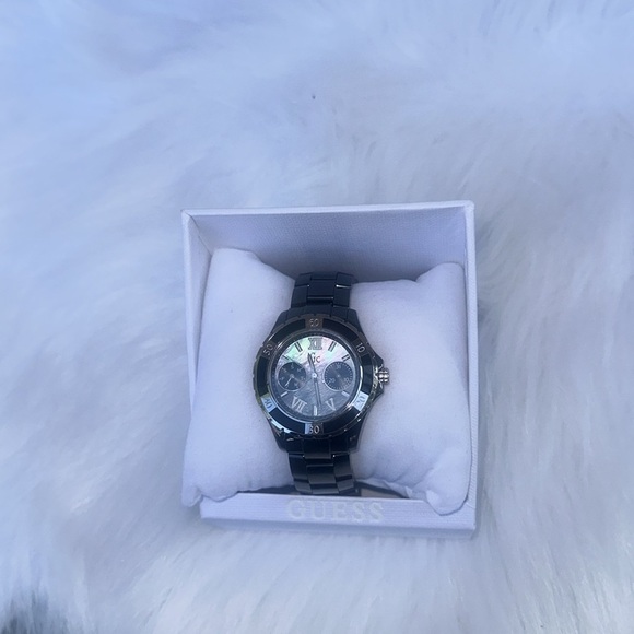 New Guess GC Sport XL-S Diamond With Black Mother-of-Pearl Ceramic 36mm Watch - Picture 6 of 7